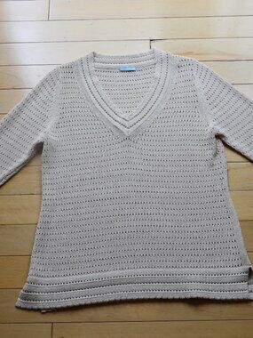 J. McLaughlin V-neck open-knit sweater Size L